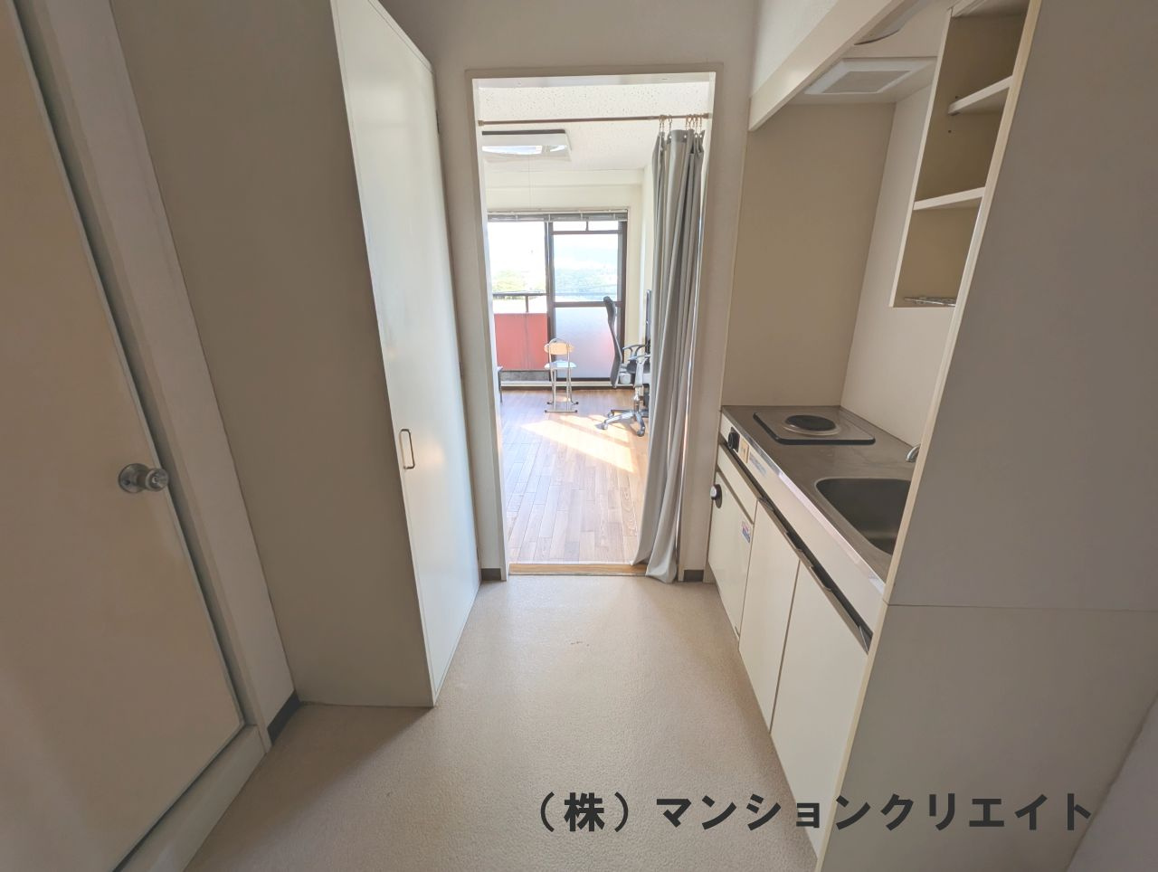 ゴールデンパーク豊島のキッチン|玄関内から見た室内