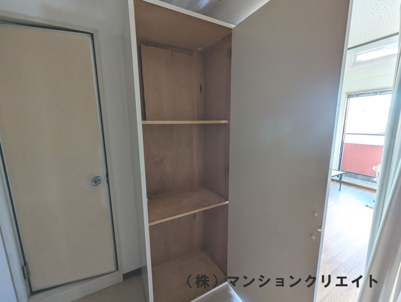 ゴールデンパーク豊島の収納|奥行きが深めの棚なので沢山収納出来ます