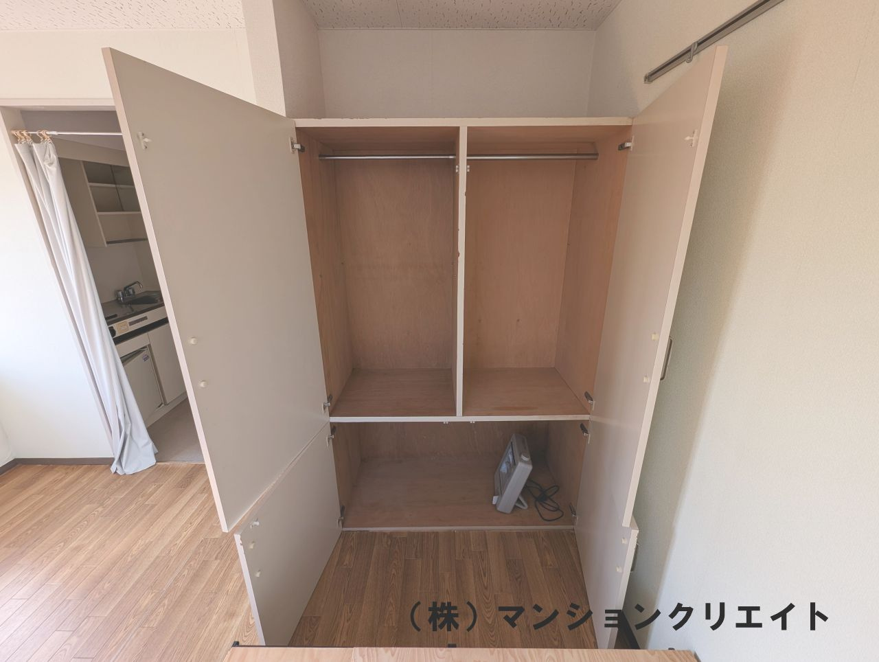 ゴールデンパーク豊島の収納|８帖の洋室にあるクローゼット