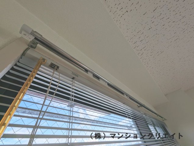 ゴールデンパーク豊島のバルコニー|バルコニーの掃き出し窓のブラインド