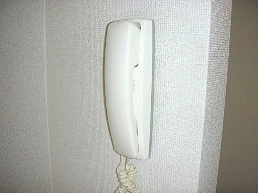ジュネス仁川のセキュリティ|インターホンの受話器です