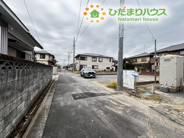 行田市桜町　第1期　新築一戸建て　ワイウッドコート　03の前面道路含む現地写真