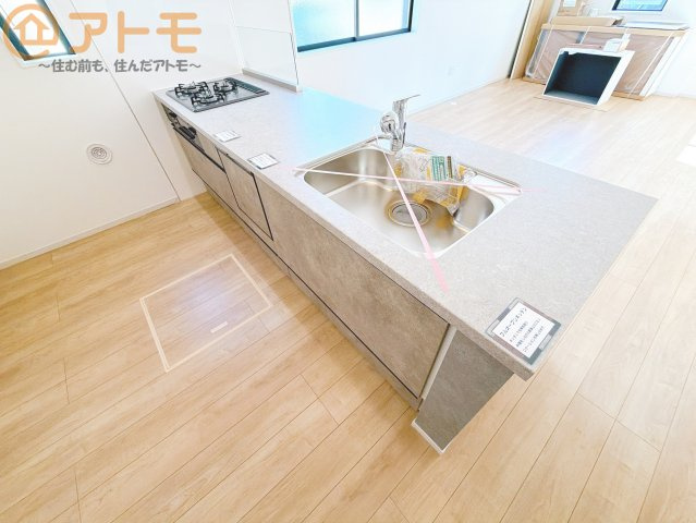 【キッチン】 | 駿河区新川1期　新築戸建　全1棟 | 対面式のキッチンはリビングを見渡すことができるので安心♪家族の会話も増えそうですね♪