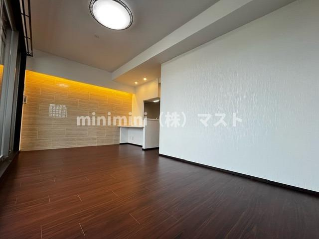 プレジオ難波EUROの居間・リビング|カラーバリエーション有【偶数階白基調】