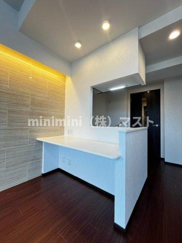 プレジオ難波EUROの居間・リビング|カラーバリエーション有【偶数階白基調】