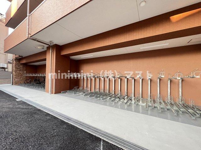 プレジオ難波EUROの駐車場