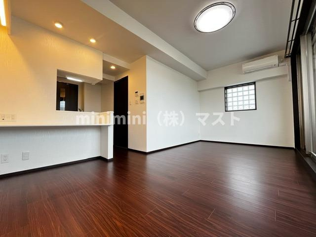 プレジオ難波EUROの居間・リビング|カラーバリエーション有【偶数階白基調】