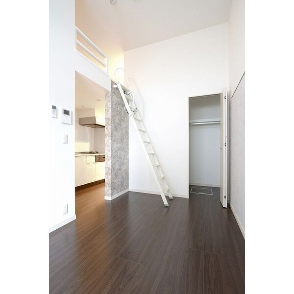 エクシア道徳の洋室