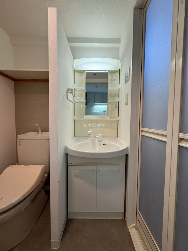 CITY　SPIRE靭公園の洗面所|明るい洗面所です