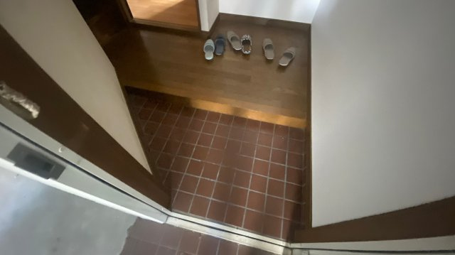 津之江2丁目戸建の玄関