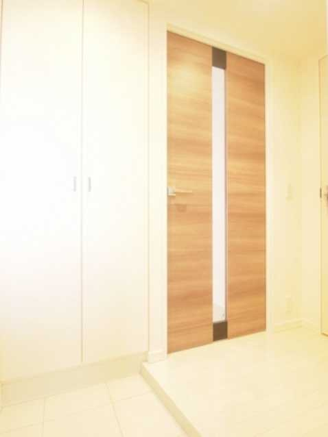 プライムメゾン早稲田　眺望良好　スーパー至近　角部屋の玄関