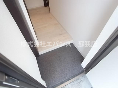 【玄関】 | ジークレスト千葉浜野 | 明るい玄関です