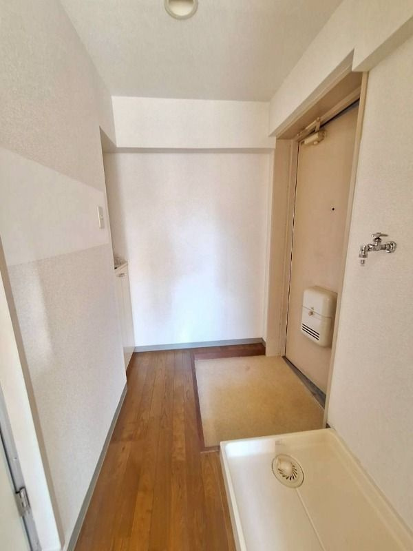 シャルマンはすみの玄関
