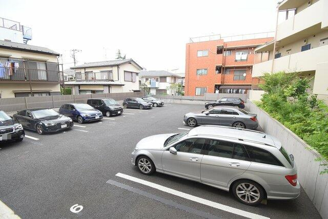 パークヒルの駐車場