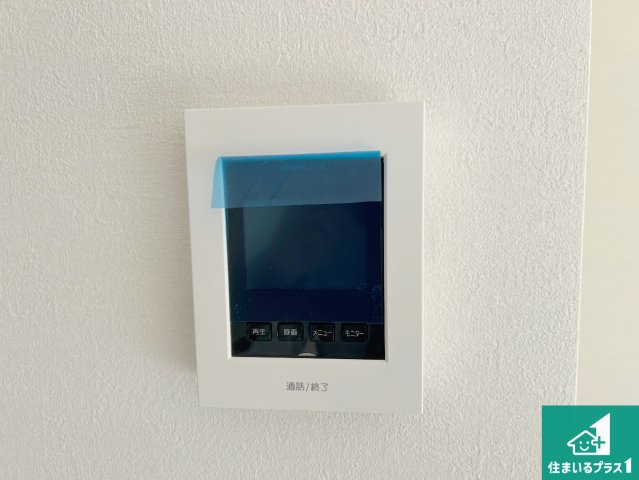 宝塚市中山桜台　第1期　新築一戸建ての防犯設備|カラーモニターインターホン！声だけでなく来訪者の姿や顔がモニターで確認できるので、小さなお子様がいらっしゃるご家庭でも安心できます！