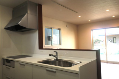 【キッチン】 | 高崎市福島町戸建賃貸住宅エステートハウス | 対面キッチンは料理中でも会話が弾みますね♪