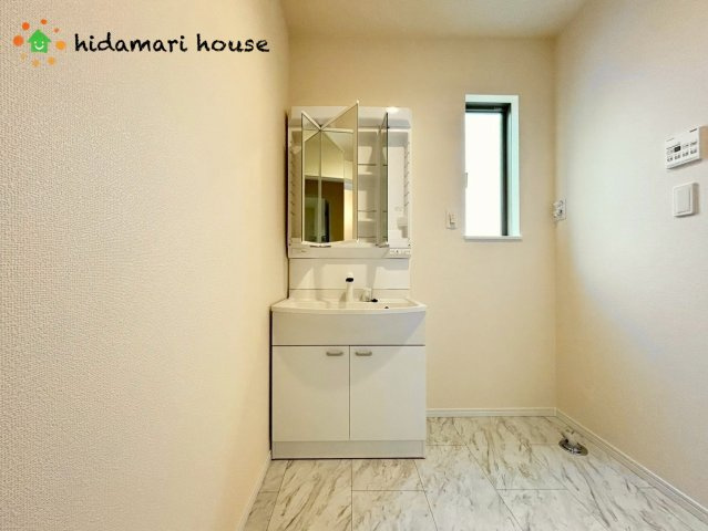 北区別所町　新築戸建　ハートフルAの独立洗面台