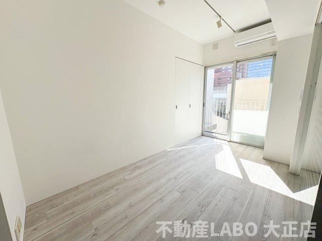 アーバンフラッツ湊町の洋室