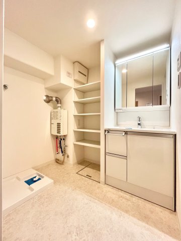 浜寺北スカイハイツの洗面所|脱衣スペースもあります