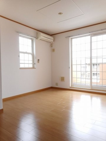 アンソレイユＴＮ　Ⅱの居間・リビング