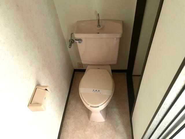 調布市多摩川２丁目の一戸建てのトイレ