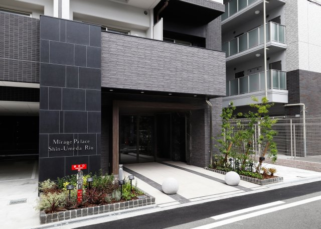 ミラージュパレス新梅田Rioのエントランス
