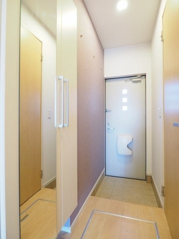 ノイ．グランツ　Ｅの玄関