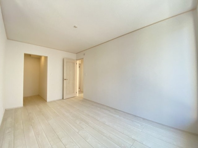 【洋室】 | 那覇市具志（全7棟）A・C・D・E・F号棟 | C号棟　洋室7.5帖＋WIC付き♪