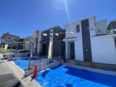 【外観】 | 那覇市具志（全7棟）A・C・D・E・F号棟 | C号棟　並列駐車2台完備♪