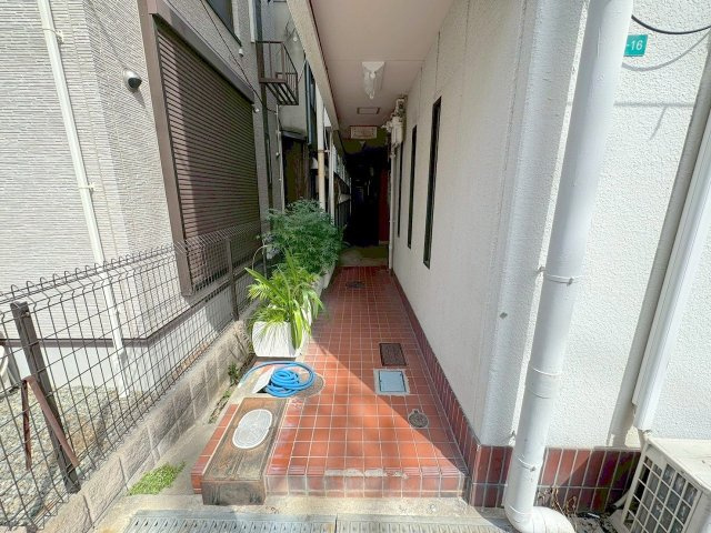 三麗ハイツのエントランス