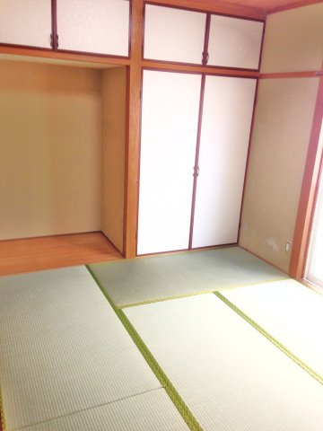 ホワイトハイツの和室