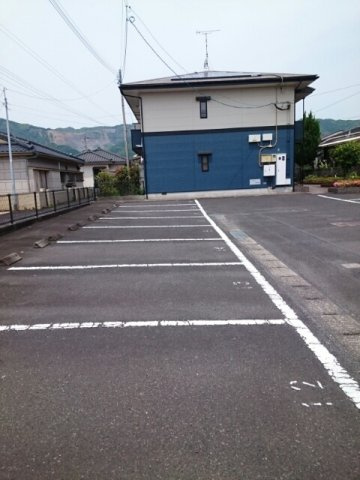 ファミ－ル竹内Ｂの駐車場