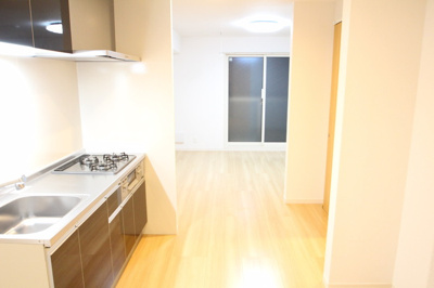 【居間・リビング】 | エリーワコート | おしゃれな居間です