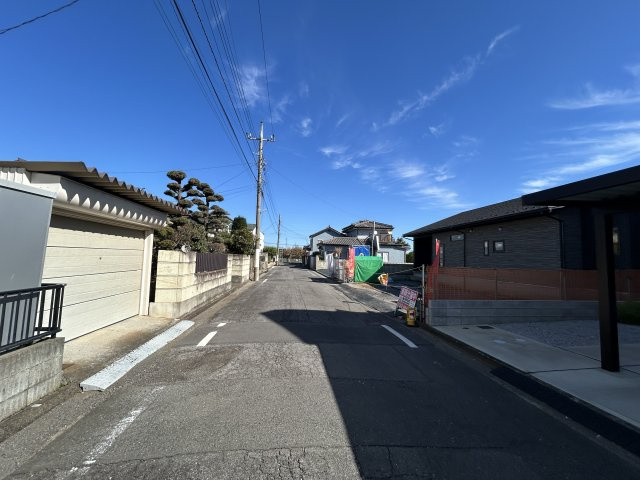 新築　前橋市朝倉町4丁目　Blooming　Garden　１号棟の前面道路含む現地写真|現地写真　北西側接道幅員約5.9ｍ