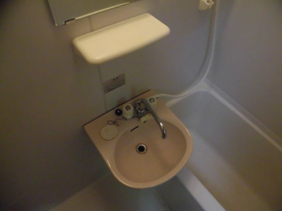 【洗面所】 | エスポワール大桐 | 浴室内にある洗面台です