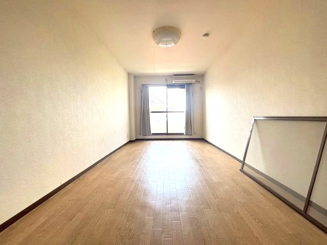 マンション福寿の洋室