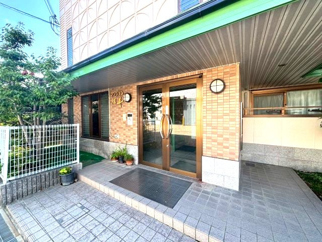 マンション福寿のエントランス
