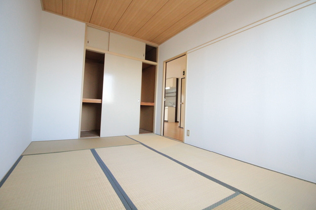 グリーンハイツAの居間・リビング