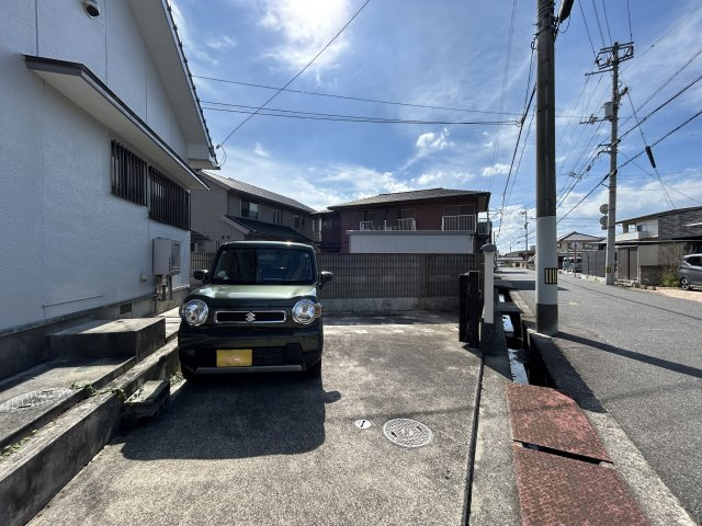 庄内町6丁目　中古戸建の駐車場