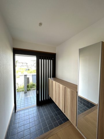 庄内町6丁目　中古戸建の玄関