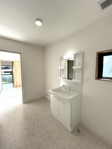 庄内町6丁目　中古戸建の洗面所