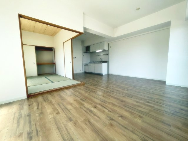 リバーサイド中山の居間・リビング|ゆったりとしたリビングです