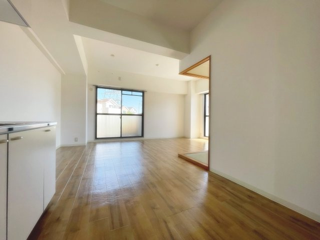 リバーサイド中山の居間・リビング|おしゃれな居間です