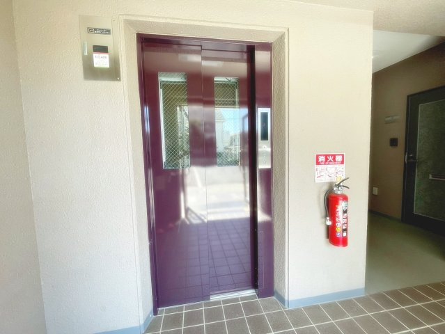 リバーサイド中山のロビー|毎日通るロビーはこのようになっています