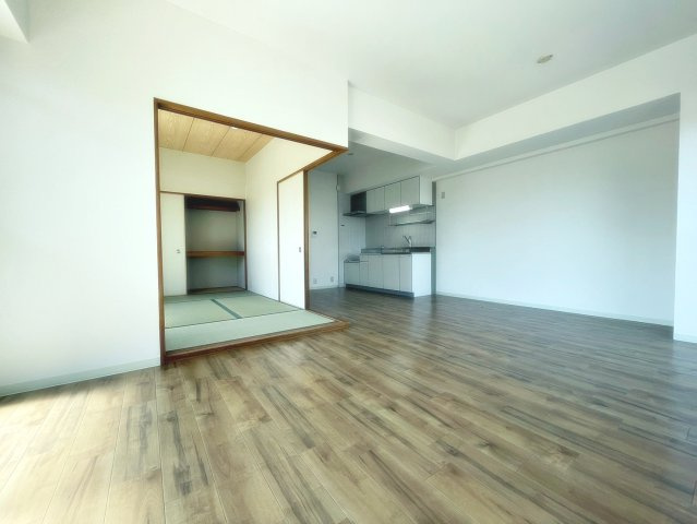 リバーサイド中山の居間・リビング|使いやすい居間です