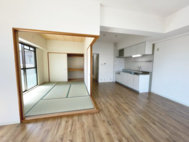 リバーサイド中山の居間・リビング|ゆったりとした居間です