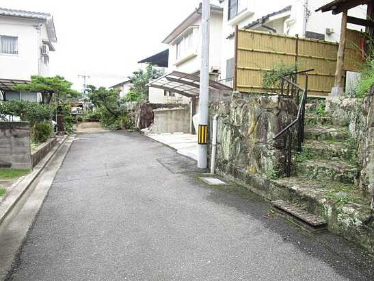 【前面道路含む現地写真】