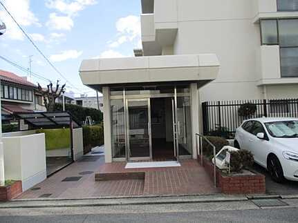 古江西町パークマンションのエントランス