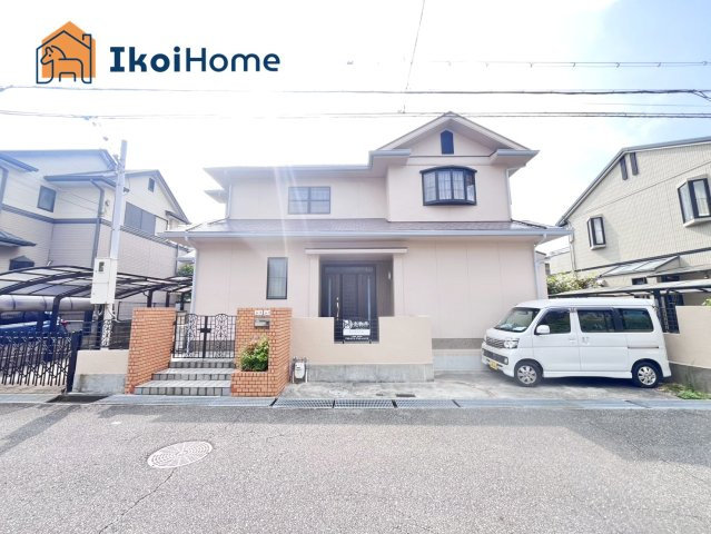神戸市西区学園東町7丁目　中古戸建の外観|土地でっかい70坪！広々6LDK!外壁綺麗♪駅徒歩16分！駐車スペース2台！広いお庭はめちゃ魅力的♪