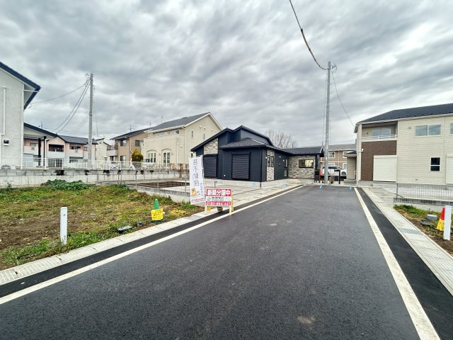 新築　前橋市総社町植野　Blooming　Garden　１号棟の前面道路含む現地写真|現地写真　東側接道幅員約6ｍ　